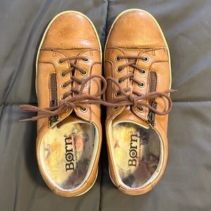Born Paloma women’s leather sneakers w side zipper size 7